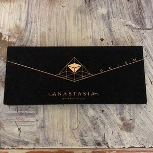 Anastasia Prism eyeshadow palette